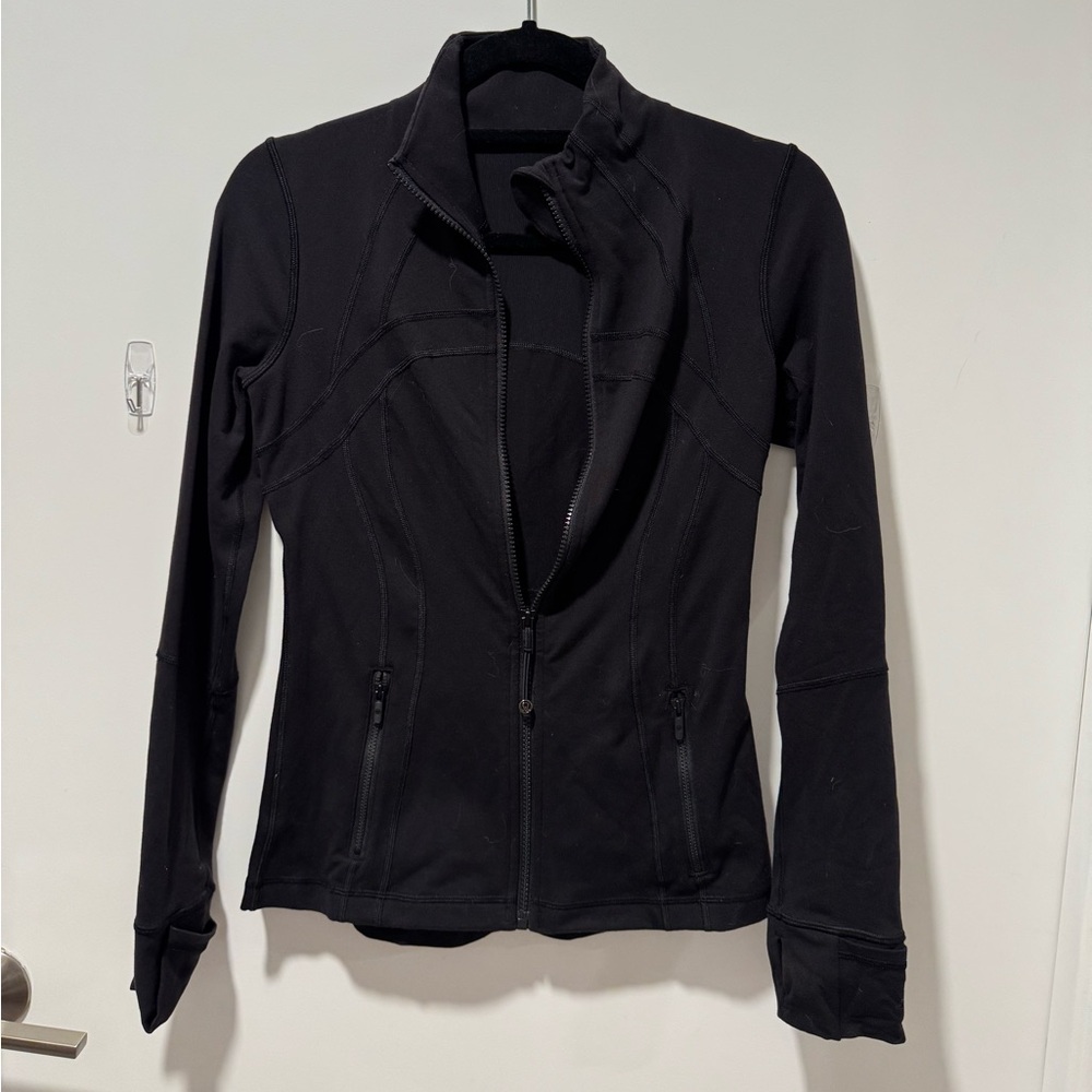 Lululemon defines jacket